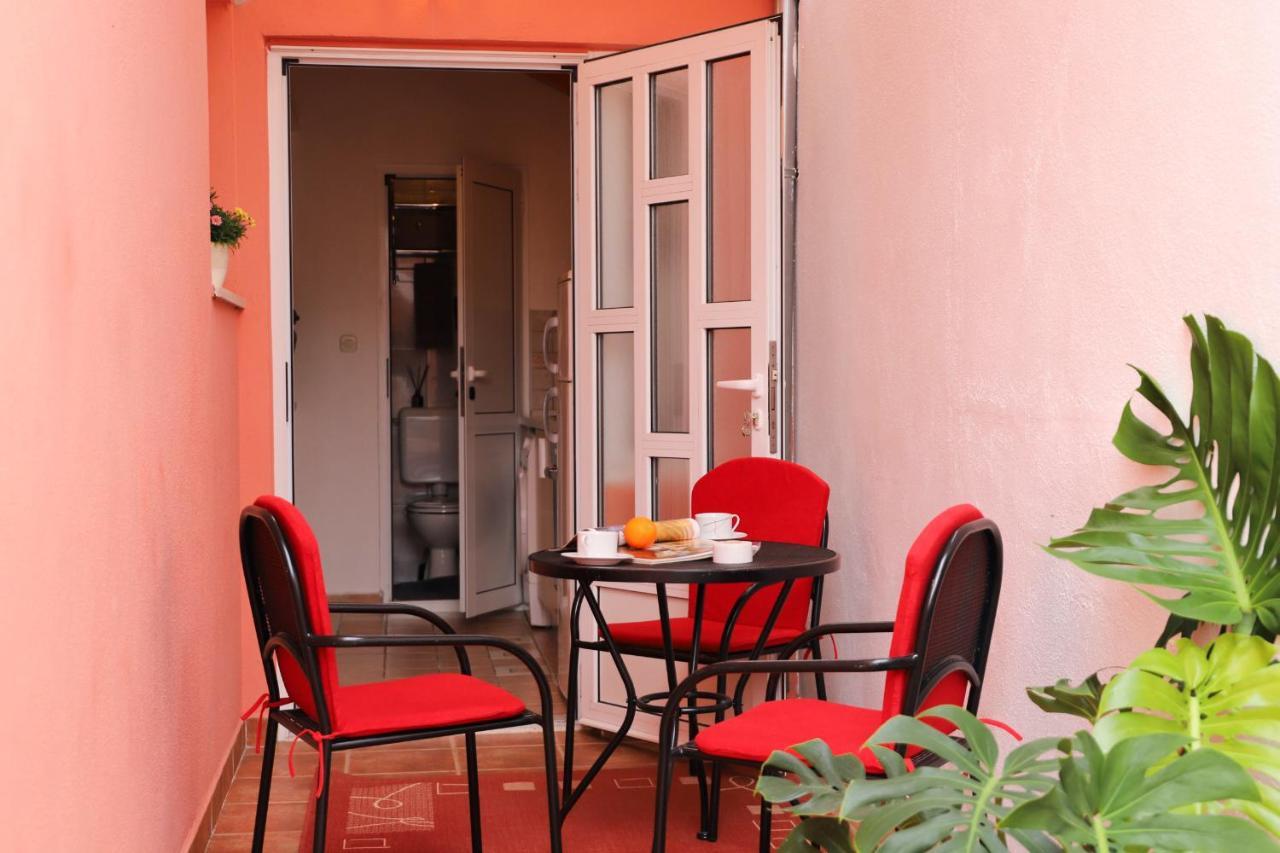 Apartments Bibic Vodice Esterno foto